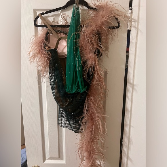 Custom made Performance Costume | Emerald Green with Nude Boa - Picture 2 of 3